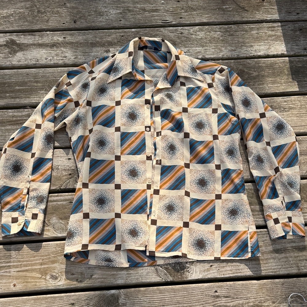 Groovy Vintage Geometric Print Long-Sleeve Shirt